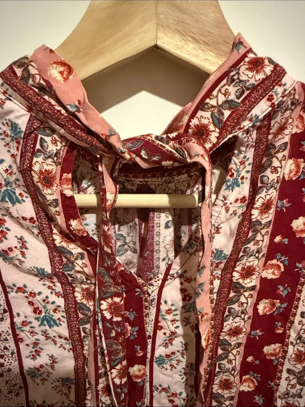 ANDREE BY UNIT Sleeveless Pink and Burgundy Floral Stripe Peasant Top
